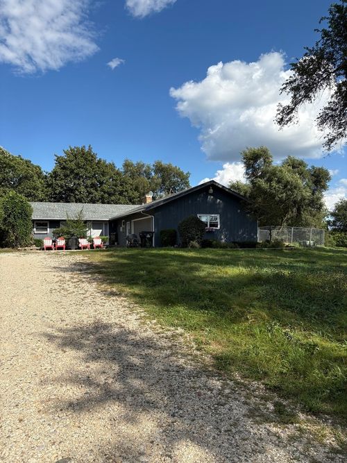 7822 N Pillow Hill Rd, Spring Grove, IL, 60081-8474 | Card Image
