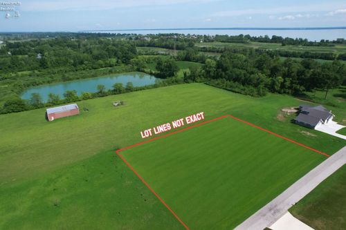 1329 S West Bay Dr, Port Clinton, OH, 43452-2318 | Card Image