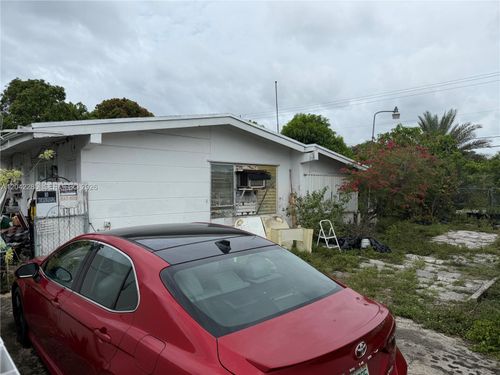 16225 Ne 2nd Ave, Miami, FL, 33162-3417 | Card Image