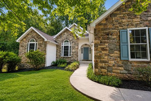 372 White Bear Rd, Birdsboro, PA, 19508-8223 | Card Image