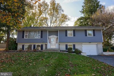 1821 Amity Drive, House other with 5 bedrooms, 3 bathrooms and null parking in LANCASTER PA | Image 1