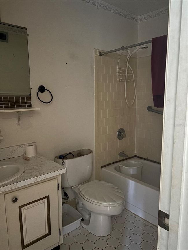 Second Bathroom | Image 19