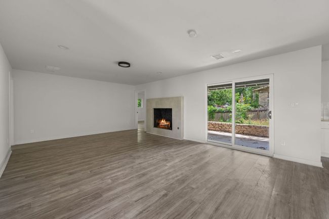 2101 Vanderbilt Ln, House other with 3 bedrooms, 2 bathrooms and null parking in Austin TX | Image 4