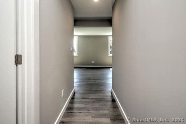 APT-4 - 32 Portland Ave, Home with 1 bedrooms, 1 bathrooms and 2 parking in Redding CT | Image 4
