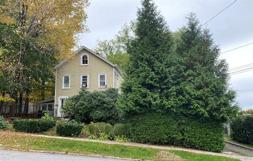 218 Grove Street, Mount Kisco, NY, 10549 | Card Image