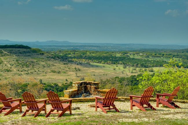 281 Kloster Ln, Home with 3 bedrooms, 2 bathrooms and 20 parking in Blanco TX | Image 5