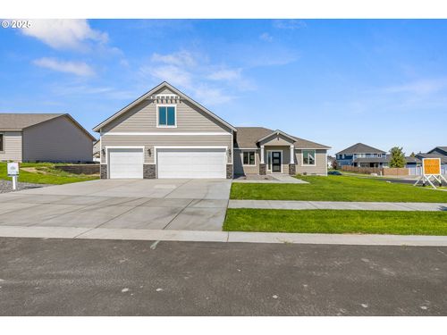 200 Tiber St, Boardman, OR, 97818-1407 | Card Image