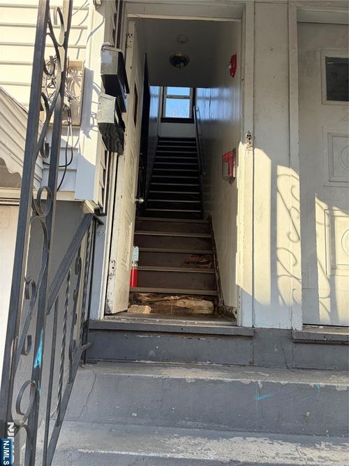 400 Fairview Ave, Fairview, NJ, 07022-2115 | Card Image