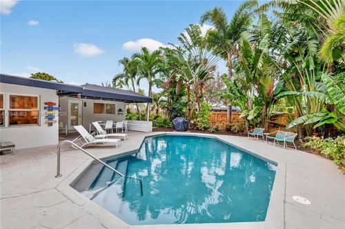 4761 Ne 18th Ave, Oakland Park, FL, 33334-5652 | Card Image