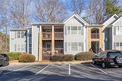 601 Madison Ln Se, Smyrna, GA, 30080-7865 | Card Image