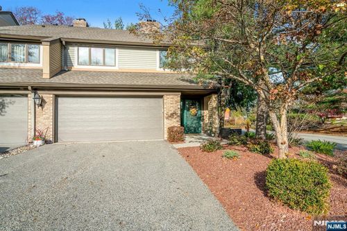 7 Sandburg Ct, Mahwah, NJ, 07430-3167 | Card Image