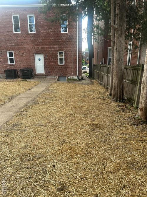 3330 Wisconsin Ave, Saint Louis, MO, 63118-3245 | Card Image