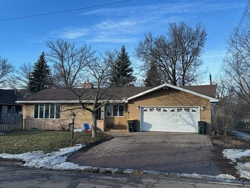 842 Fir Ave, Bird Island, MN, 55310-1183 | Card Image