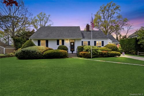 56 Wood Ave, Amityville, NY, 11701-3326 | Card Image