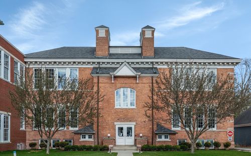 389 Saint Clair St, Grosse Pointe, MI, 48230-1501 | Card Image