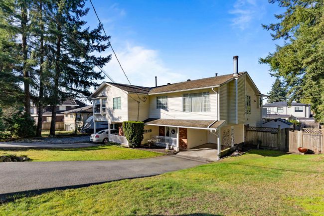 434 Mundy Street, Home with 4 bedrooms, 2 bathrooms and 3 parking in Coquitlam BC | Image 3