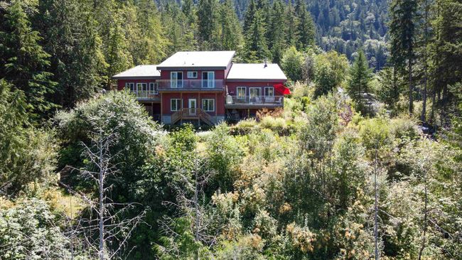 12899 Sunshine Coast Highway, House other with 3 bedrooms, 2 bathrooms and null parking in Madeira Park BC | Image 4