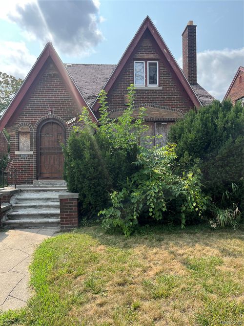 15853 Prest St, Detroit, MI, 48227-2326 | Card Image