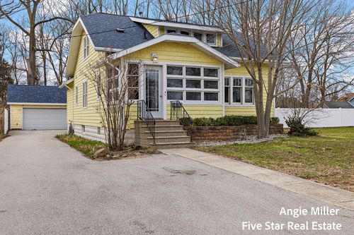 211 Williams Street, Spring Lake Village, MI, 49456 | Card Image