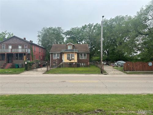 2024 Bond Ave, East Saint Louis, IL, 62207-1820 | Card Image