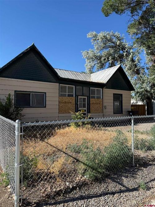 326 W Main St, Montrose, CO, 81401-3317 | Card Image
