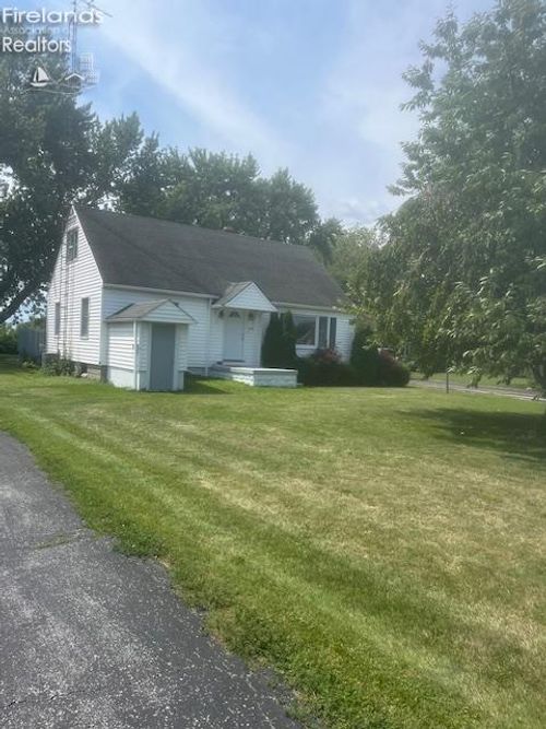 1254 W Fremont Rd, Port Clinton, OH, 43452-9179 | Card Image