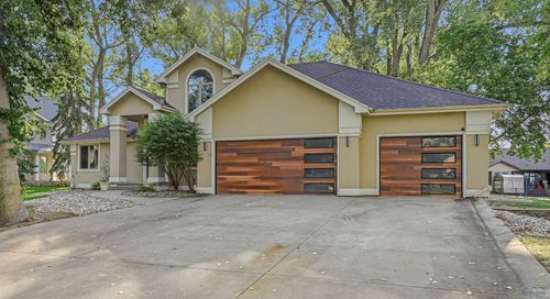 704 E Saint Andrews Cir, Dakota Dunes, SD, 57049-5111 | Card Image