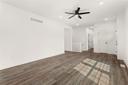 1006 Deer Run, Warrensburg, MO, 64093-8615 | Card Image