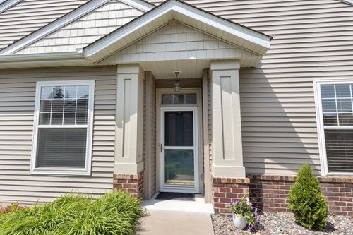 17870 38th Ave N, Plymouth, MN, 55446-2942 | Card Image