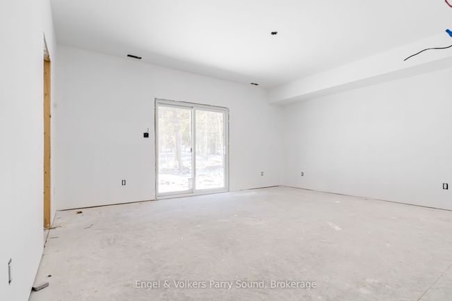 16 Lake Forest Dr, House other with 3 bedrooms, 3 bathrooms and 4 parking in McDougall ON | Image 8