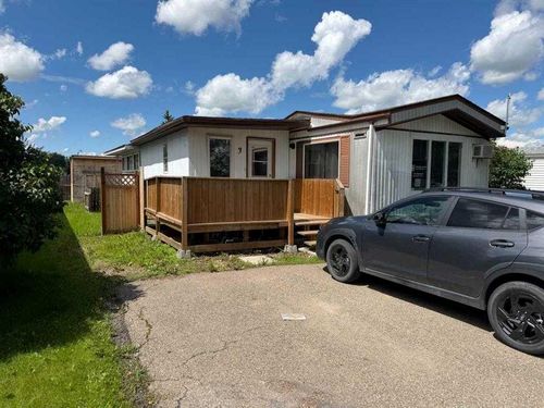 3 - 5344 76 St, House with 3 bedrooms, 1 bathrooms and 2 parking in Red Deer AB | Card Image