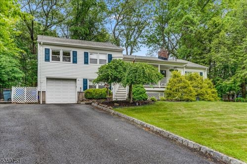 4 Highland Ct, Morris Plains, NJ, 07950-3027 | Card Image