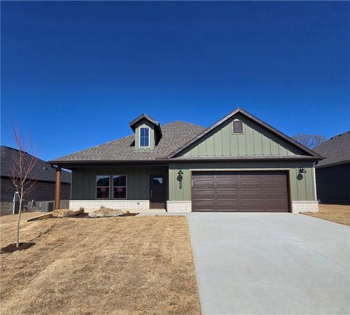 407 Hondo St, Siloam Springs, AR, 72761-5271 | Card Image