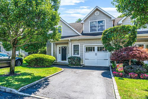 32 Coral Ln, Sayville, NY, 11782-1980 | Card Image