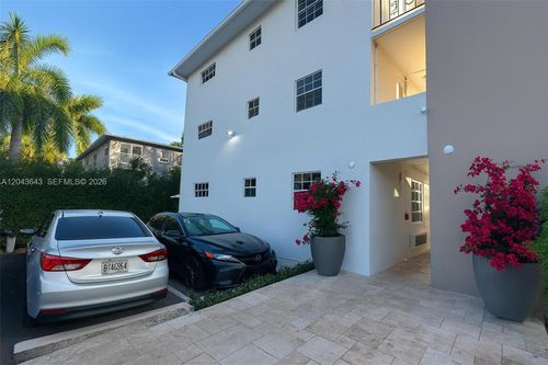 14-3270 W Trade Ave, Miami, FL, 33133-3636 | Card Image