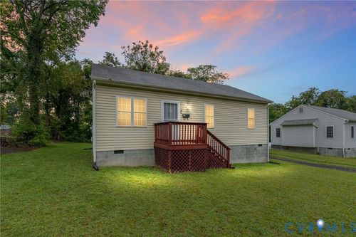 738 Sterling St, Petersburg, VA, 23803-2673 | Card Image