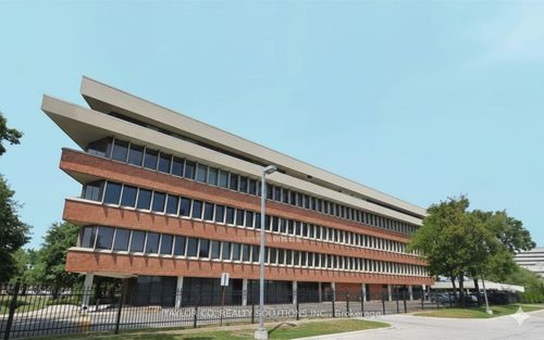 307-1 Valleybrook Dr, North York, ON, M3B2S7 | Card Image