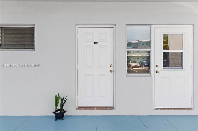 APT-109 - 2200 Park Ln, Condo with 1 bedrooms, 2 bathrooms and null parking in Hollywood FL | Image 27