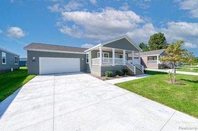 2768 Naples Court, Home with 3 bedrooms, 2 bathrooms and null parking in Lapeer Twp MI | Image 1