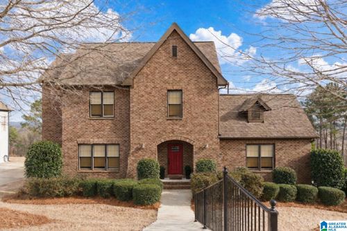 1800 Southpointe Dr, HOOVER, AL, 35244-6709 | Card Image