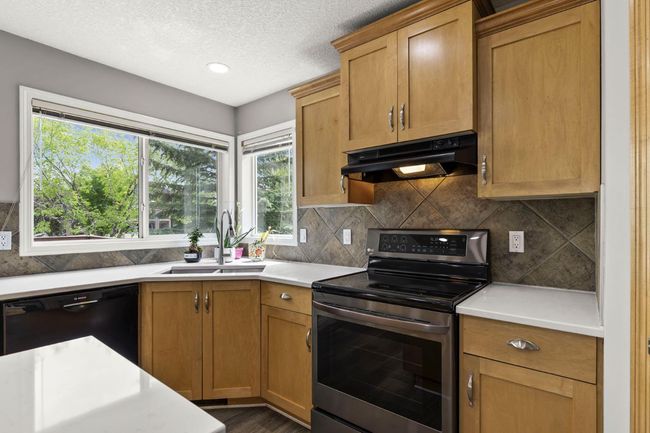 38 Simcoe Crescent Sw, House other with 4 bedrooms, 4 bathrooms and 4 parking in Calgary AB | Image 14