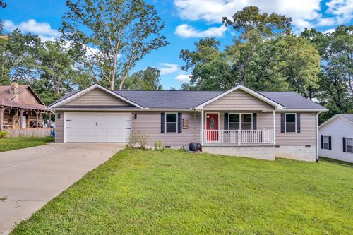 2423 Whitehorse Dr, Crossville, TN, 38572-6211 | Card Image