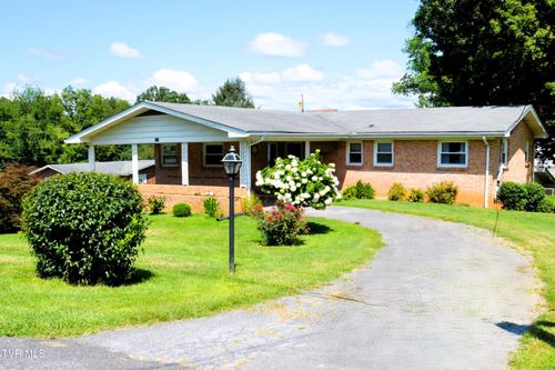 127 Echo Ln, Bluff City, TN, 37618-1571 | Card Image