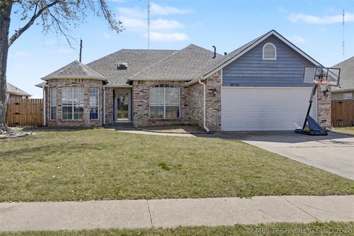 10726 115th Pl, Bixby, OK, 74008-2871 | Card Image