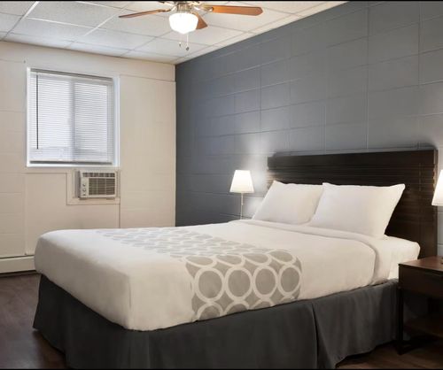 {{alt}} | Card Image