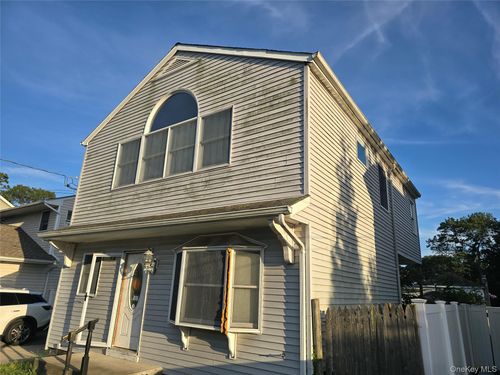 54 5th St, Ronkonkoma, NY, 11779-5346 | Card Image