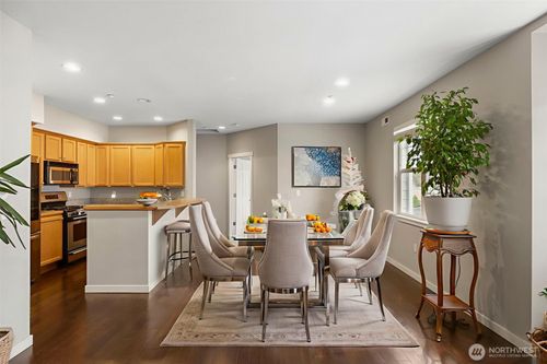 unit-103-1601 Ne Katsura St, Issaquah, WA, 98029-6903 | Card Image