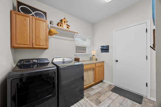 Spacious laundry room | Image 20