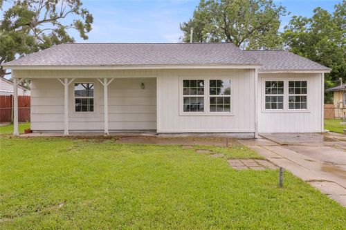 904 Nottingham Dr, Angleton, TX, 77515-3514 | Card Image
