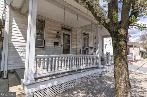 57 E Pottsville St, PINE GROVE, PA, 17963-1523 | Card Image